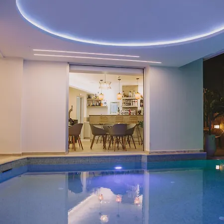 Aparthotel Theo 3*