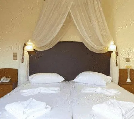 Lejlighedshotel Theo 3*