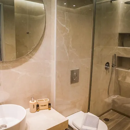 Theo Aparthotel 3*