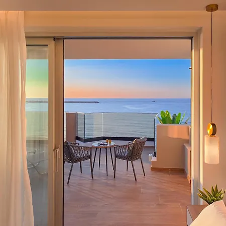 Theo Aparthotel 3*
